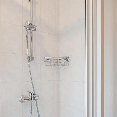 Cosy In With Balcony And Swimming Pool Apartamento Dresde