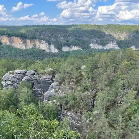 Cosy In With Balcony And Swimming Pool *