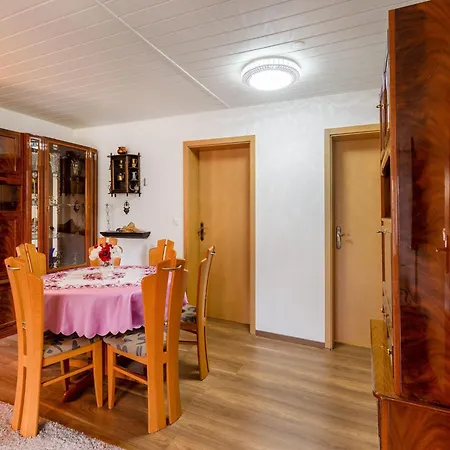 Cosy In With Balcony And Swimming Pool