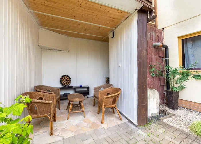 Cosy In With Balcony And Swimming Pool
