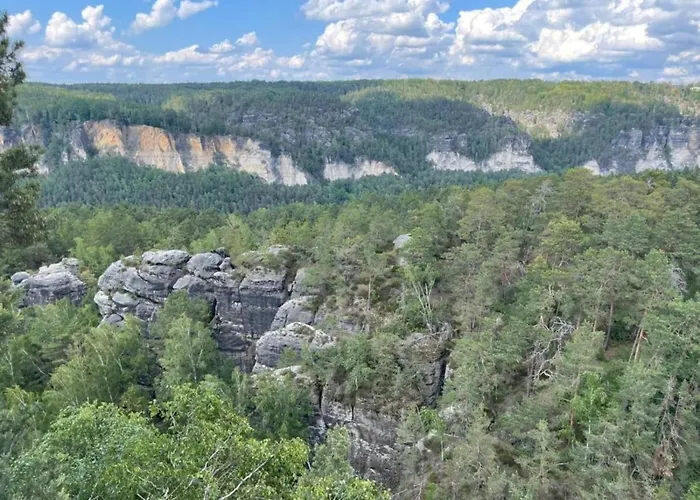 Cosy In With Balcony And Swimming Pool *