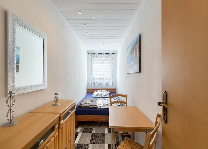 Cosy In With Balcony And Swimming Pool Apartamento