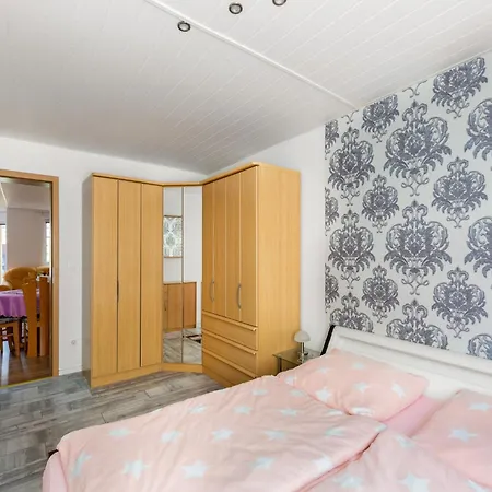 Cosy In With Balcony And Swimming Pool Apartment Dresden