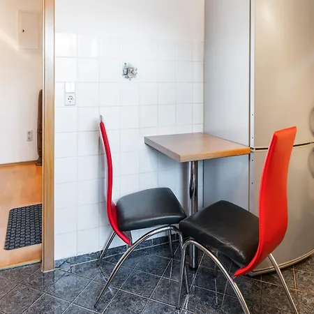 Cosy In With Balcony And Swimming Pool Apartment *