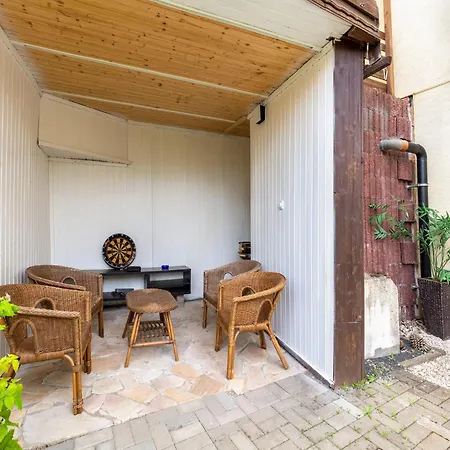 Cosy In With Balcony And Swimming Pool