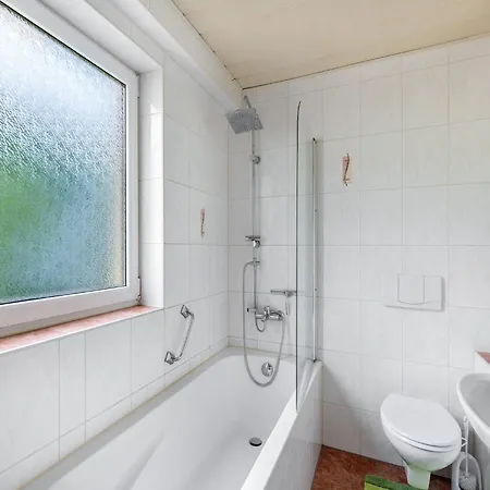 Cosy In With Balcony And Swimming Pool Apartment