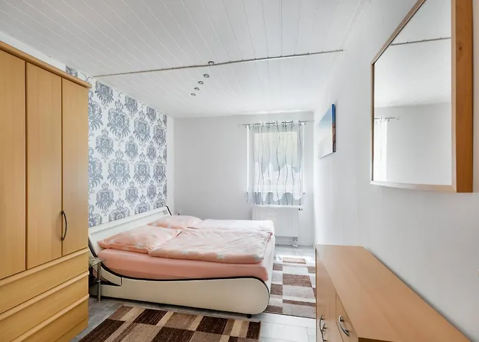 Cosy In With Balcony And Swimming Pool
