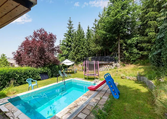 Apartamento Cosy In With Balcony And Swimming Pool